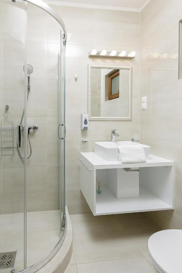 Anova Apartman Gyula Exteriér fotografie