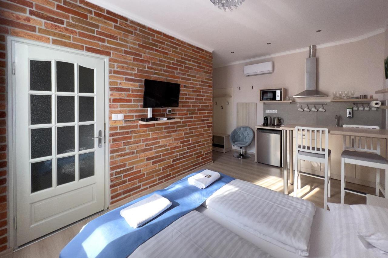 Anova Apartman Gyula Exteriér fotografie