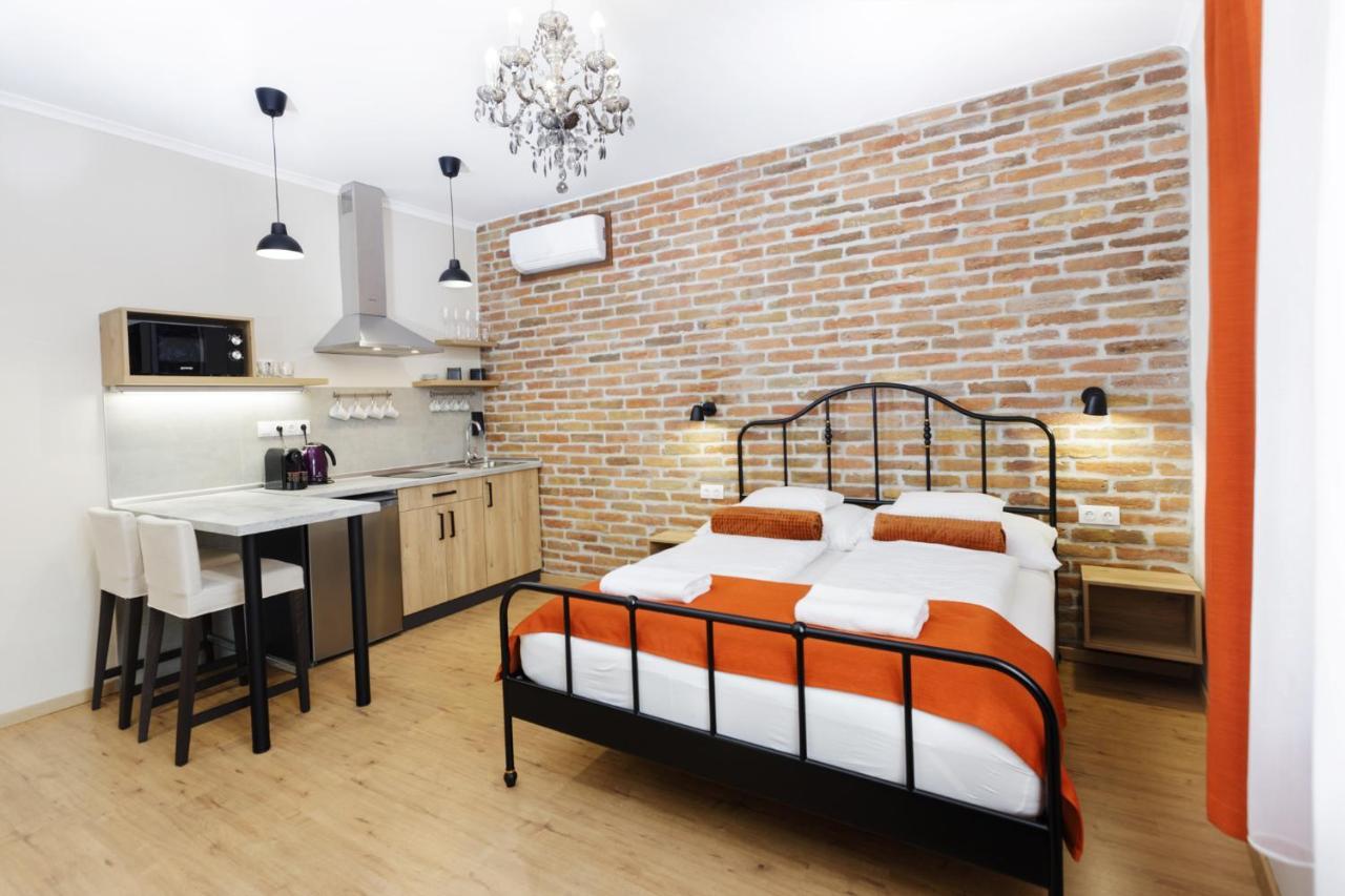 Anova Apartman Gyula Exteriér fotografie