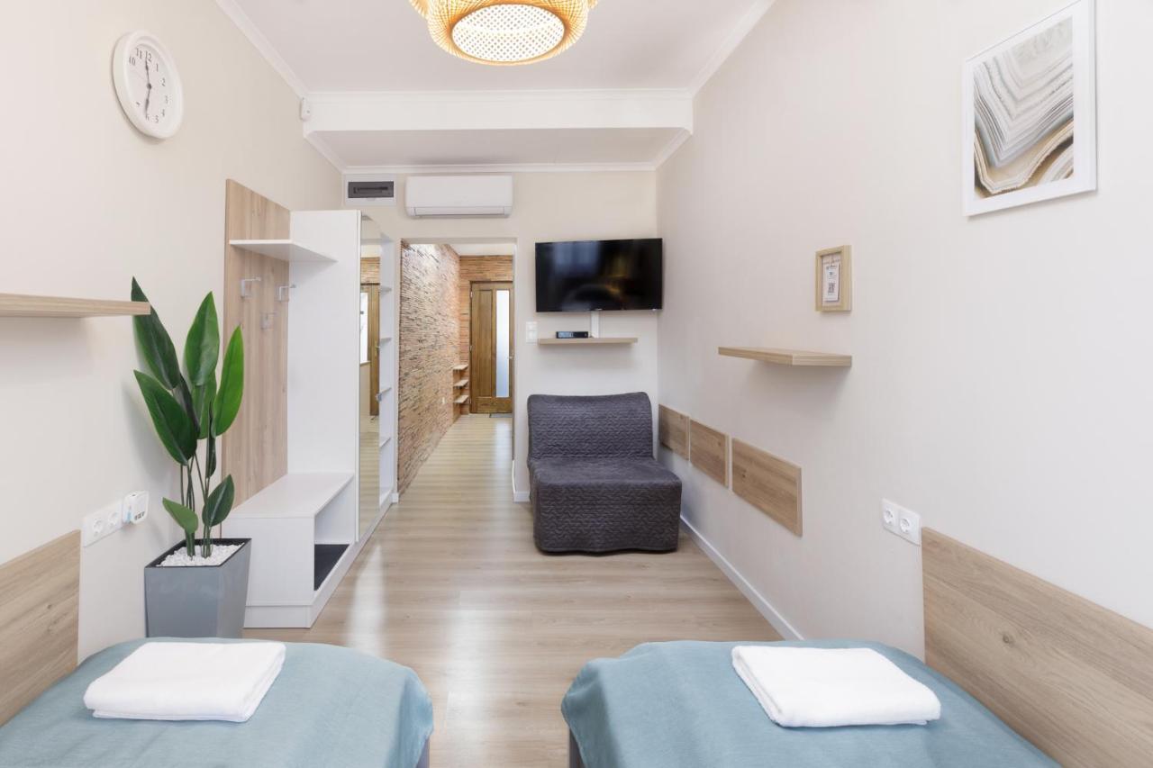 Anova Apartman Gyula Exteriér fotografie