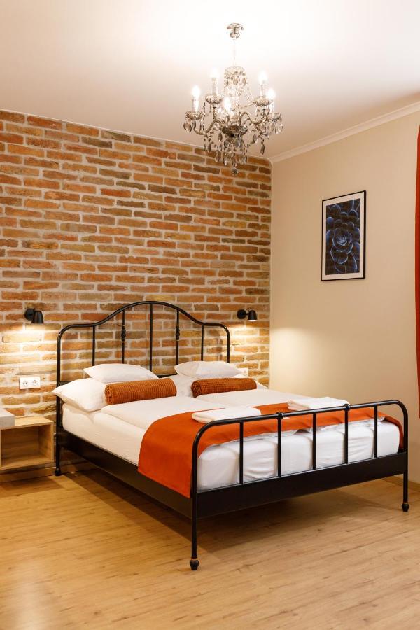 Anova Apartman Gyula Exteriér fotografie