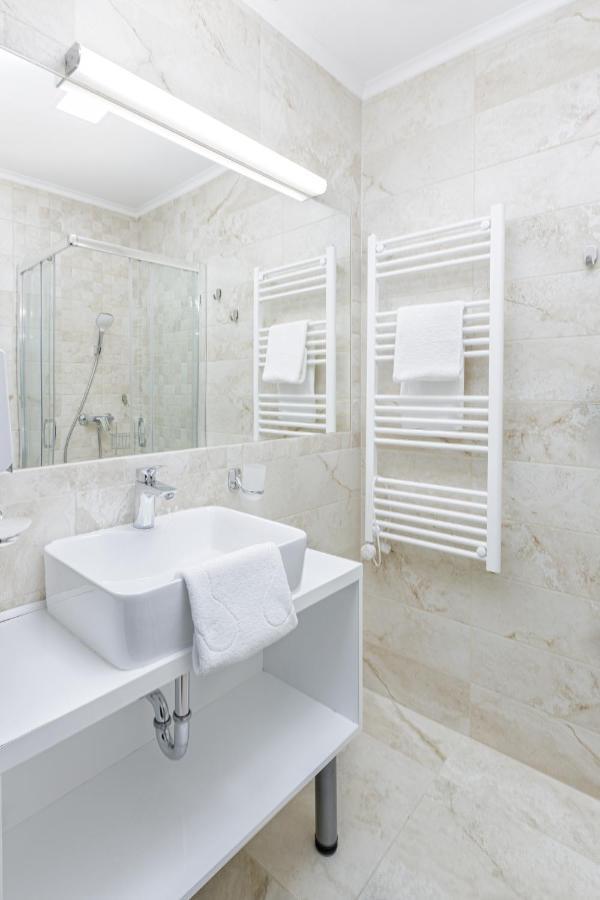 Anova Apartman Gyula Exteriér fotografie